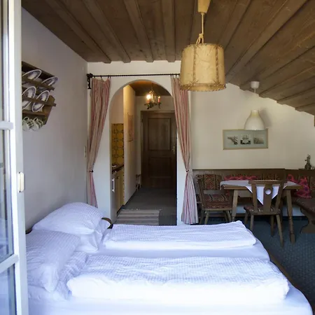 Appartementhaus Huber * אברזי