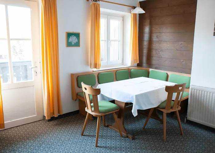Appartementhaus Huber אברזי